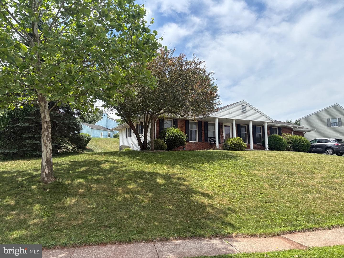 2718 Ridings Way, York