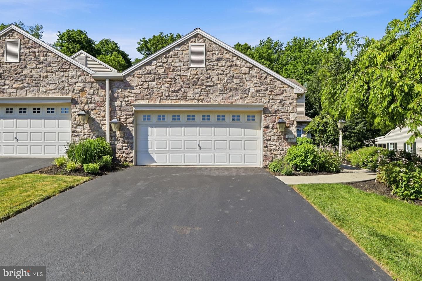 1823 Stone Hill Drive photo 4