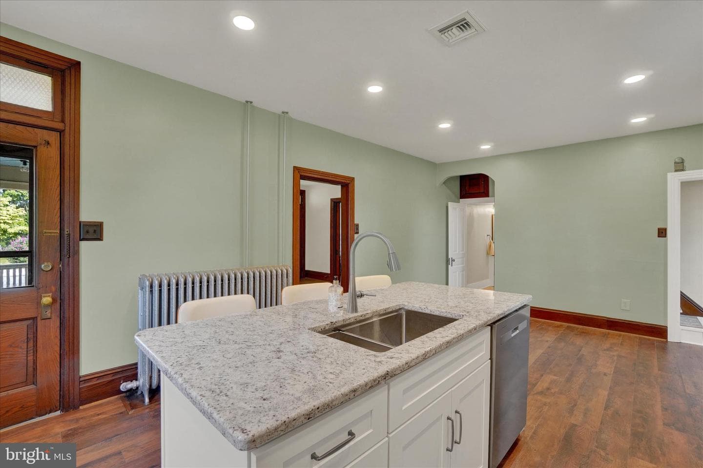 237 S Pleasant Avenue photo 9