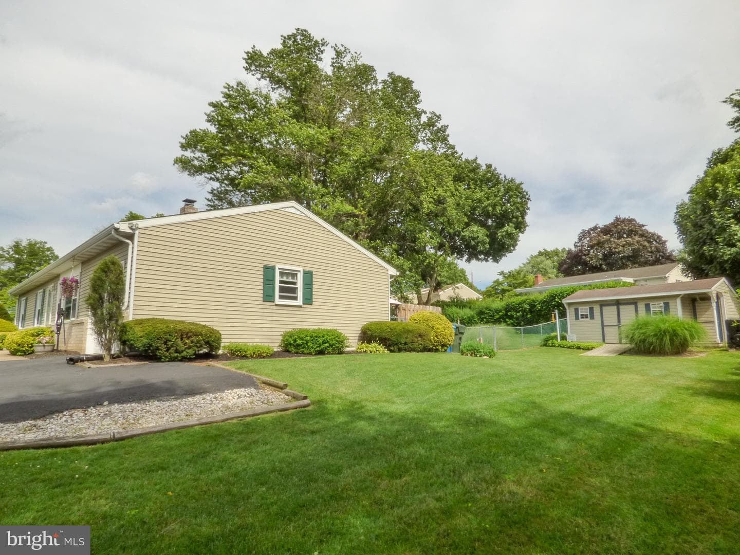 4325 Pinewood Lane photo 4