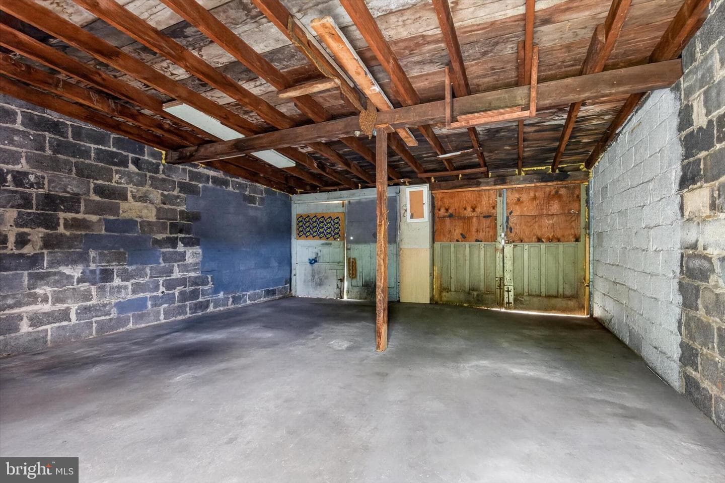 704 E Prospect Street photo 23