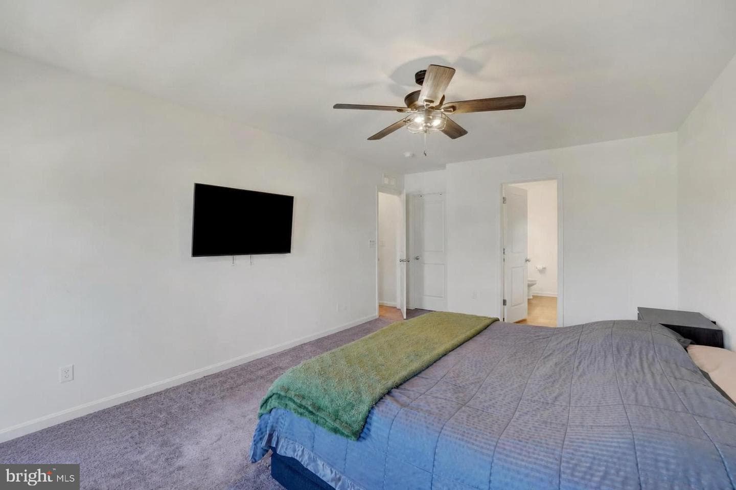 215 Thoroughbred Drive photo 16