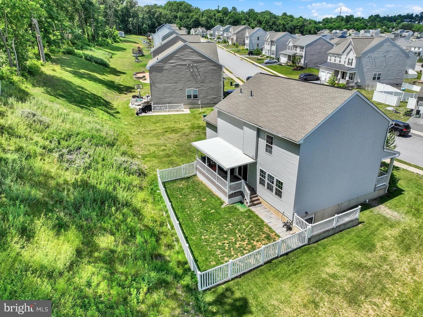 215 Thoroughbred Drive photo 30