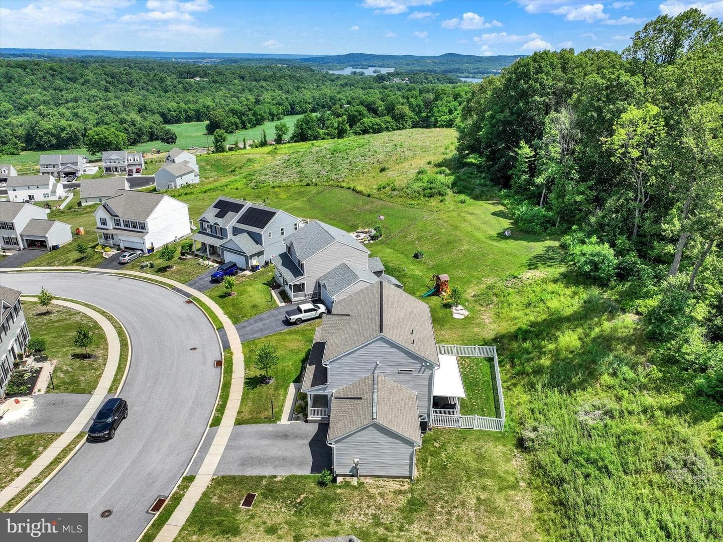 215 Thoroughbred Drive photo 34