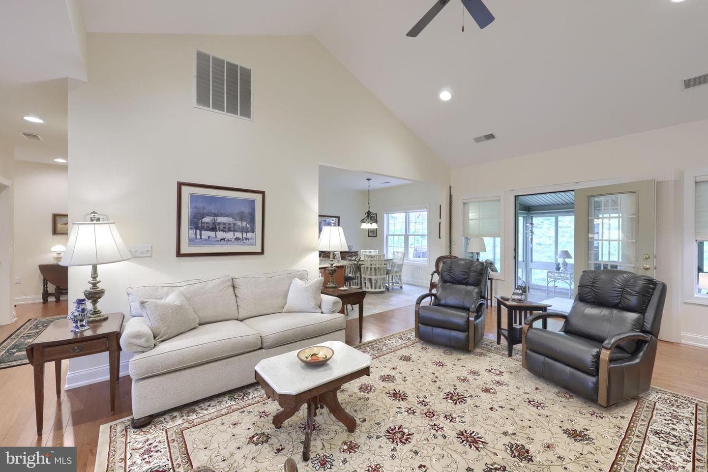 865 Meadow Court photo 8