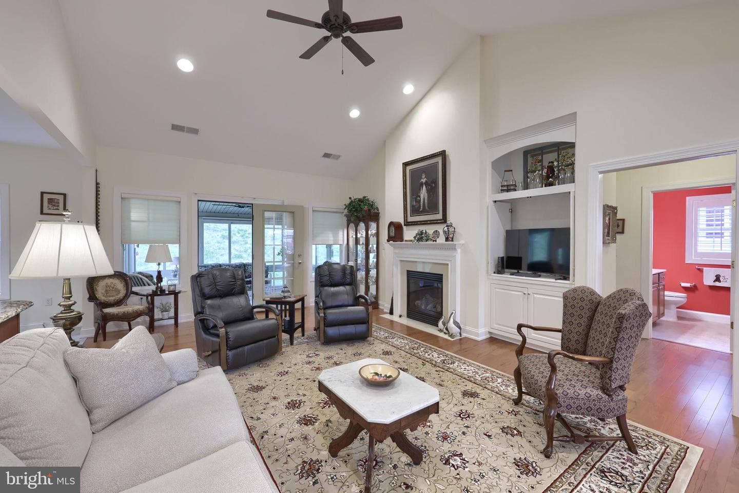 865 Meadow Court photo 9