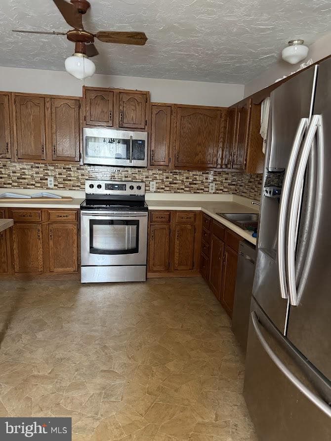 112 Charles Avenue photo 11
