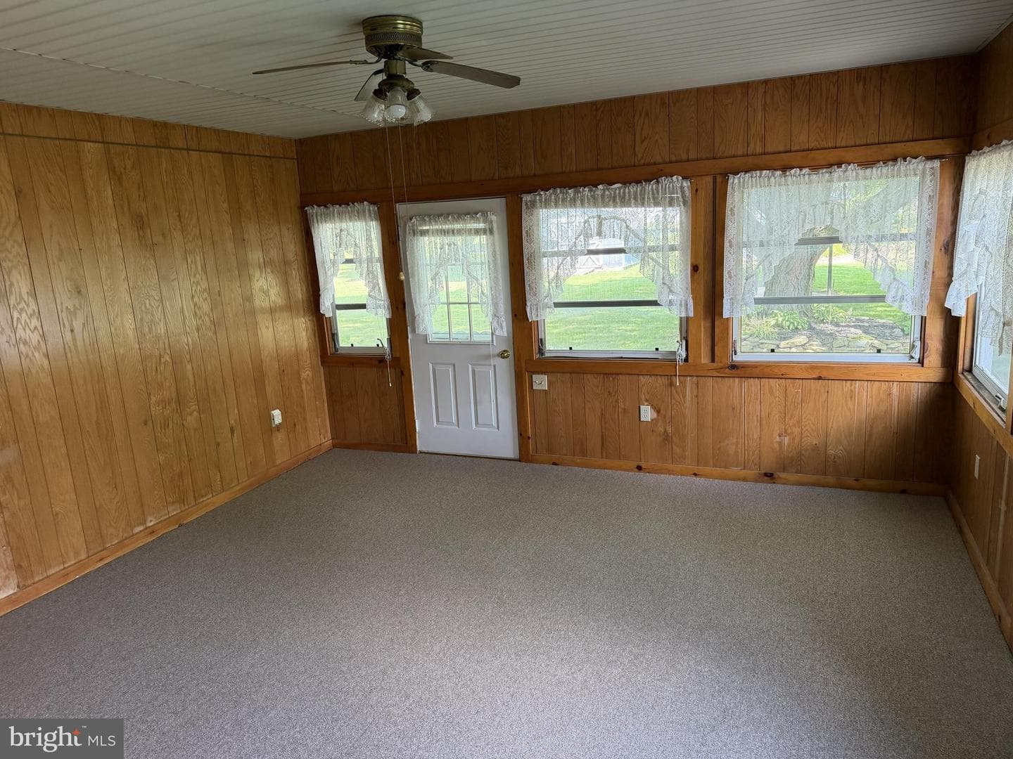 112 Charles Avenue photo 19