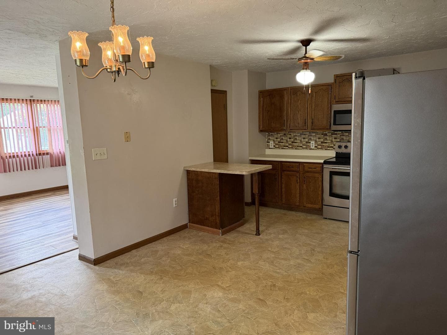 112 Charles Avenue photo 8
