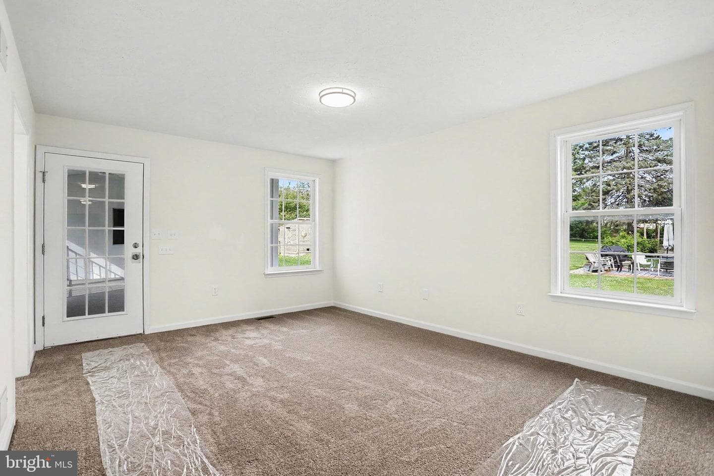 649 Baer Avenue photo 12