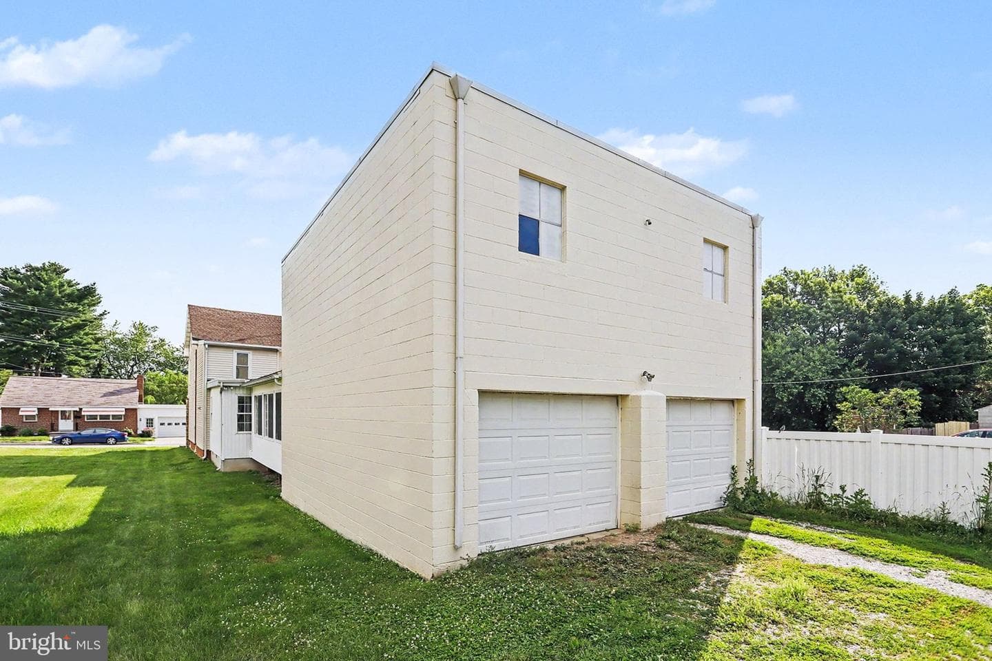 649 Baer Avenue photo 26