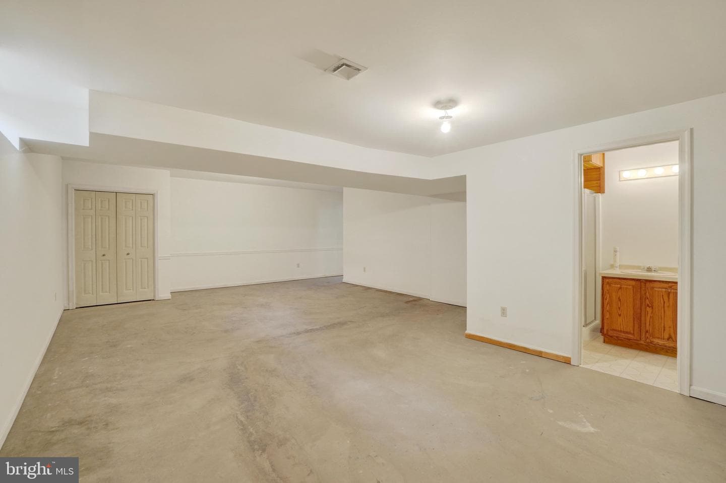 110 Catherine Court photo 29