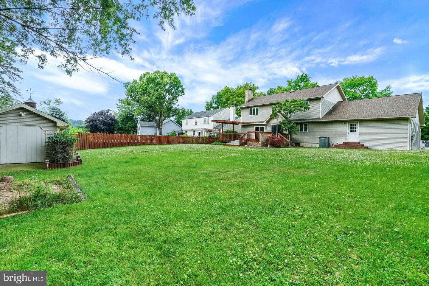 110 Catherine Court photo 36