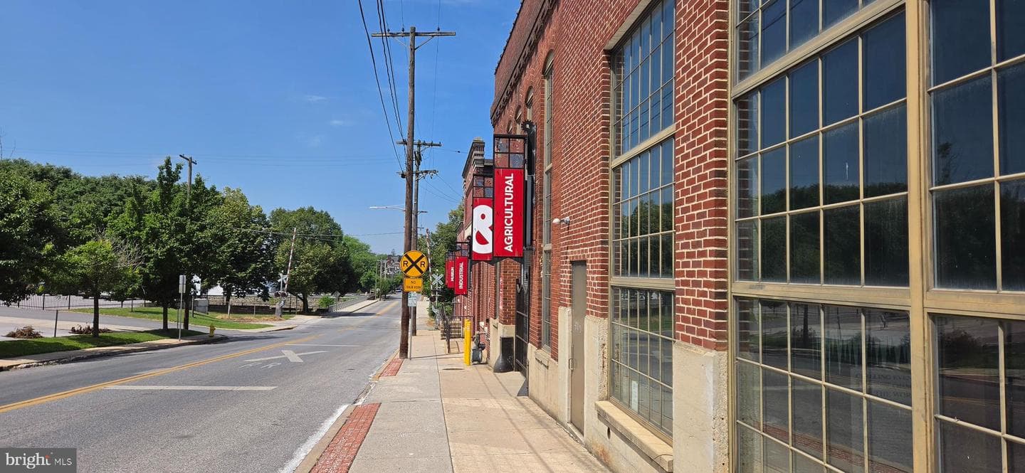 158 S Pershing Avenue photo 3