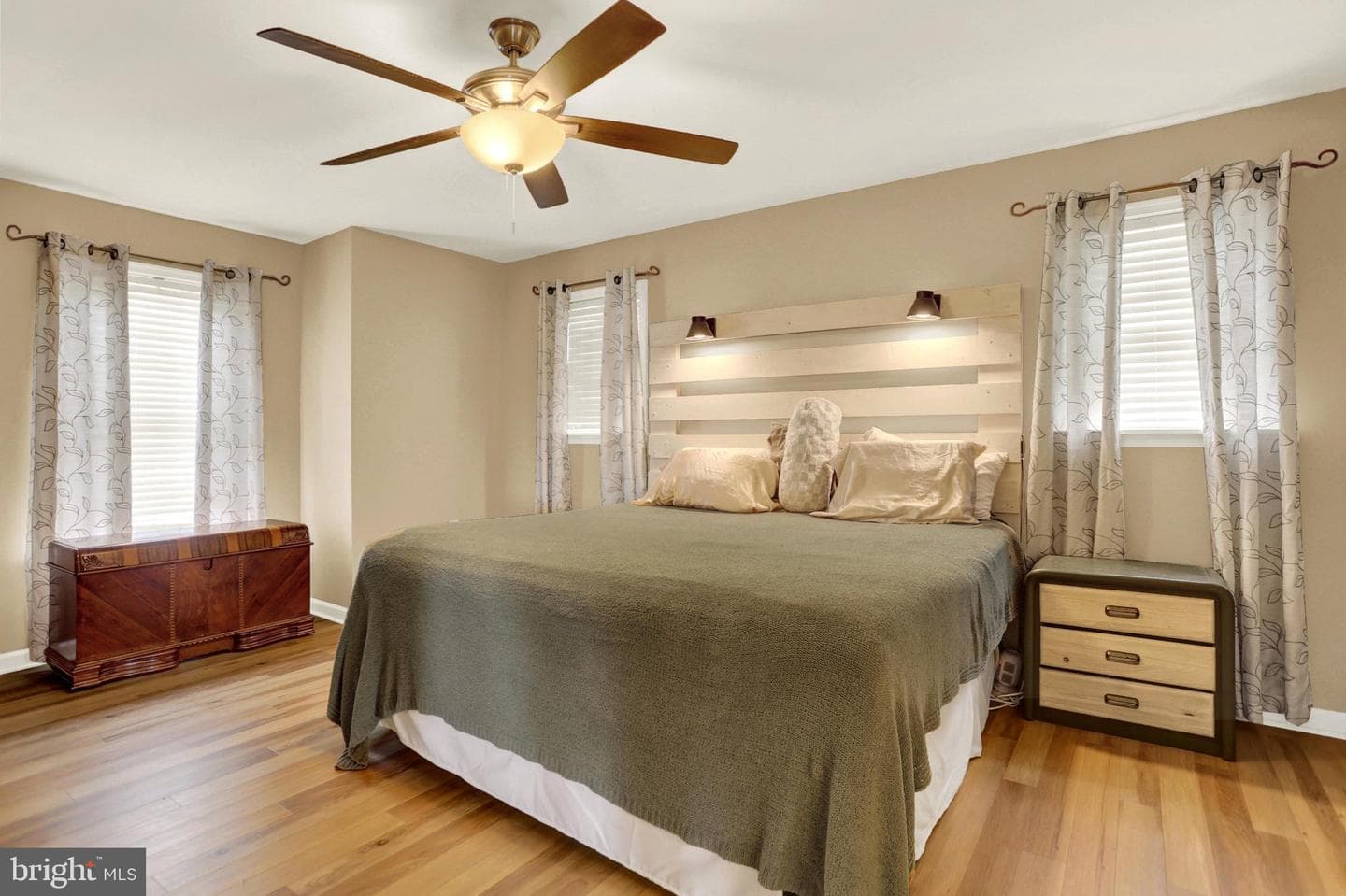 415 Clover Street photo 17
