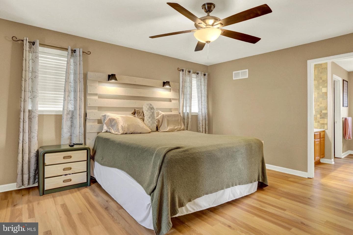 415 Clover Street photo 18