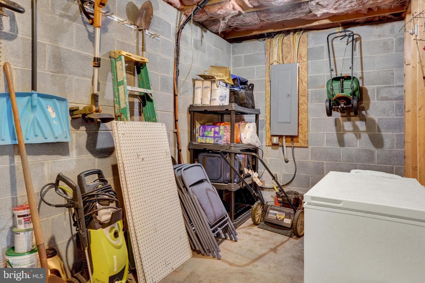 415 Clover Street photo 36
