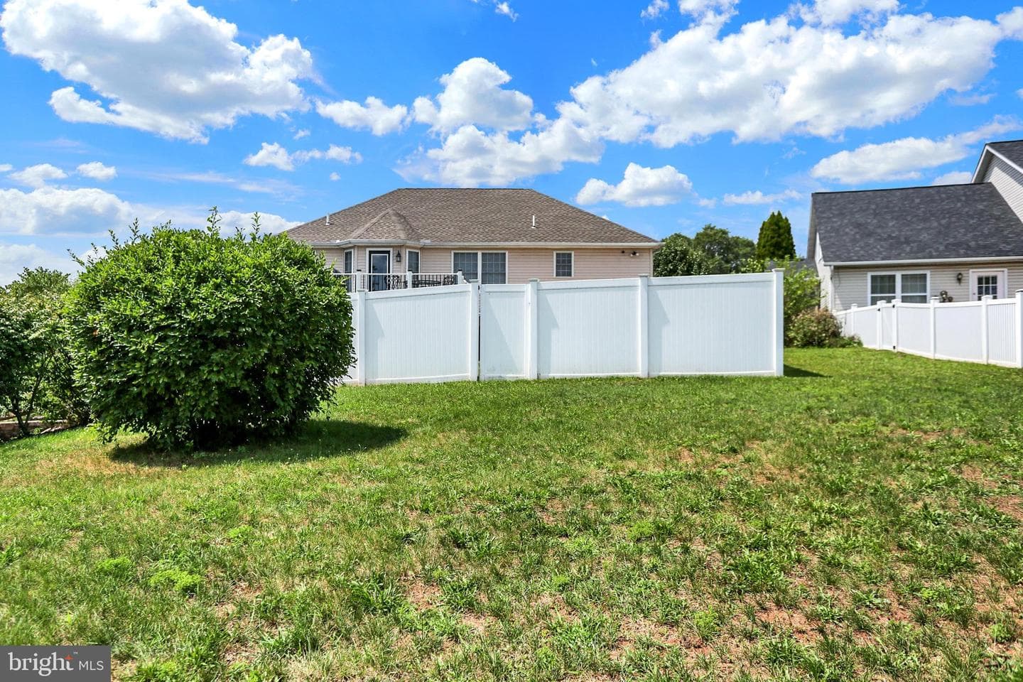 415 Clover Street photo 39