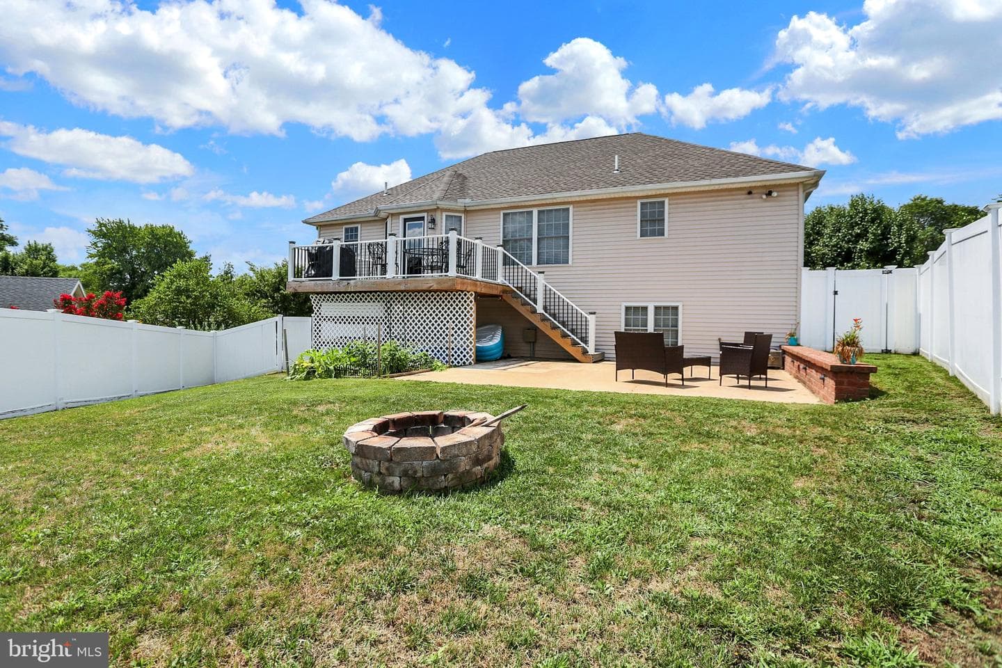 415 Clover Street photo 40