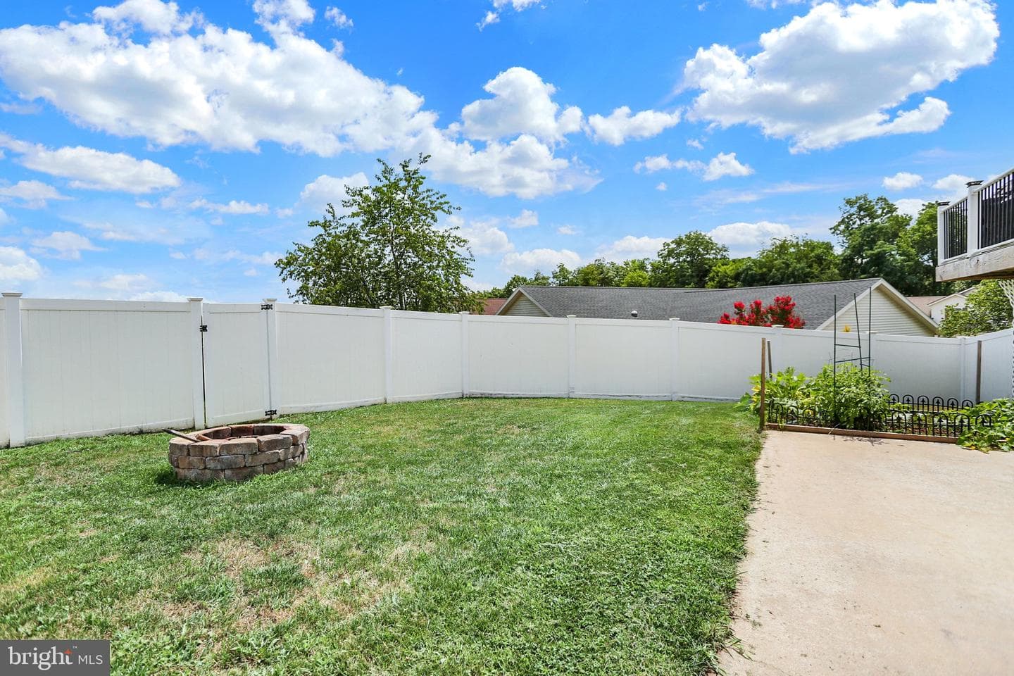 415 Clover Street photo 7