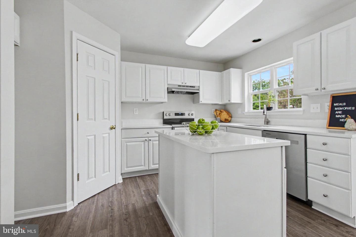 230 Country Ridge Drive photo 4