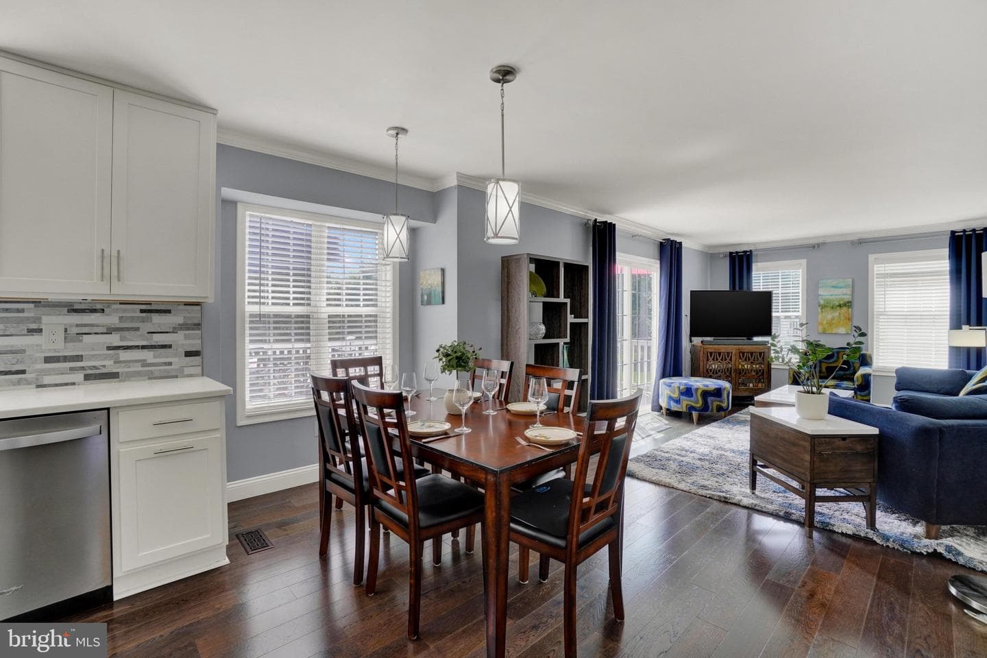 118 Charles Avenue photo 10