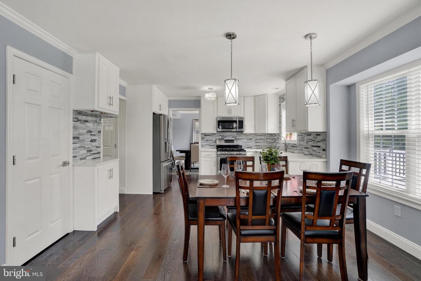 118 Charles Avenue photo 12