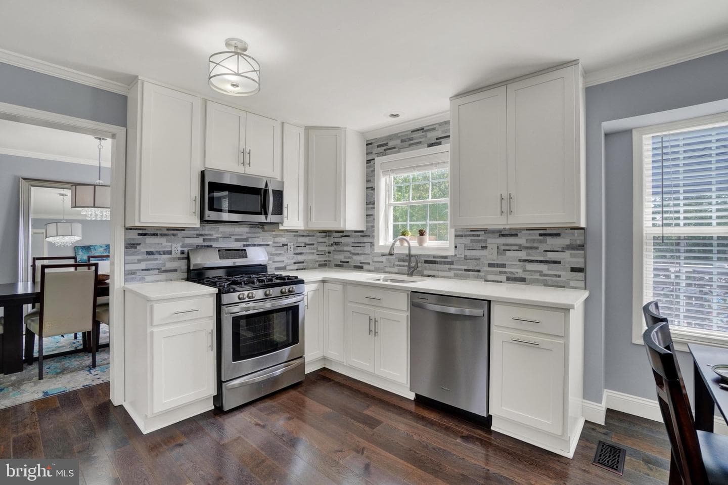 118 Charles Avenue photo 13