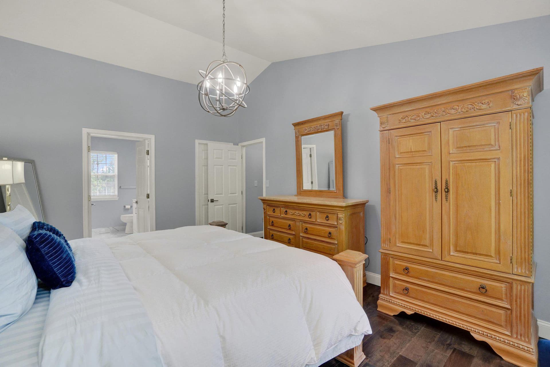 118 Charles Avenue photo 17