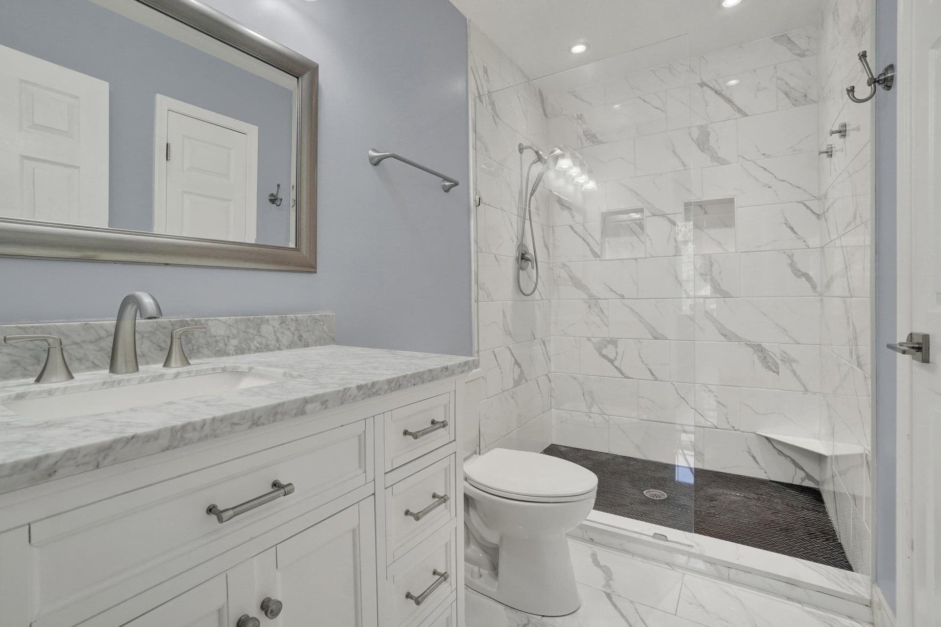 118 Charles Avenue photo 21