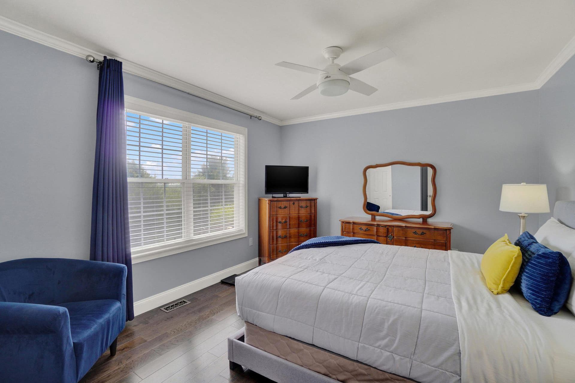 118 Charles Avenue photo 23