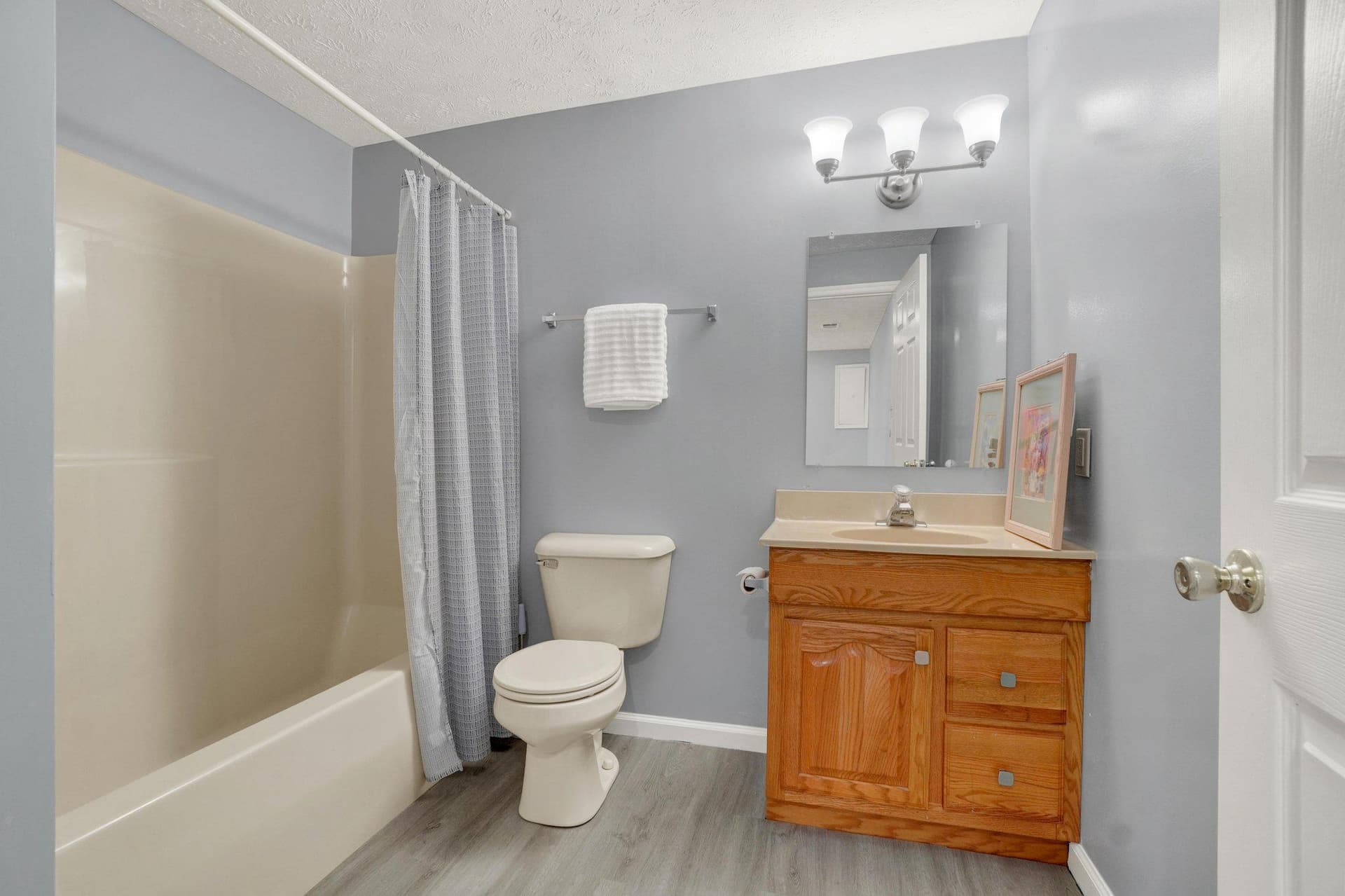 118 Charles Avenue photo 29