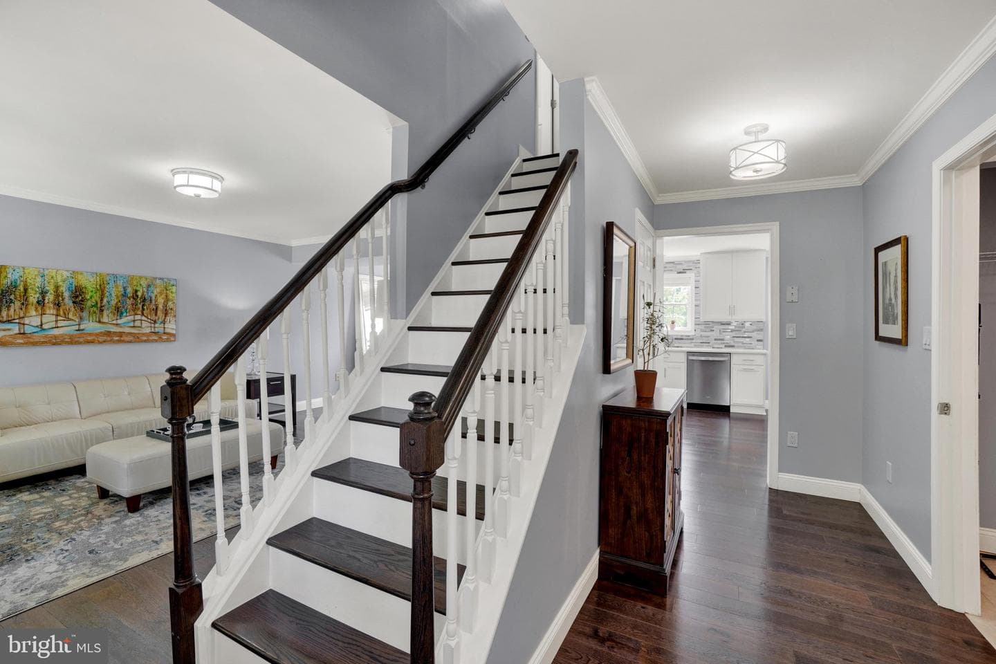 118 Charles Avenue photo 3