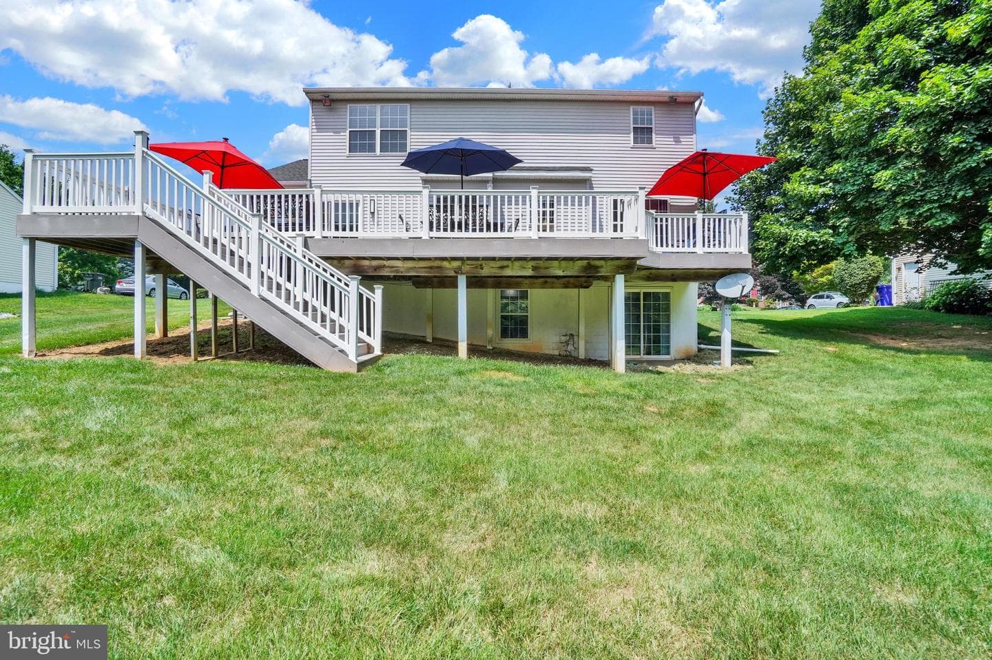 118 Charles Avenue photo 34
