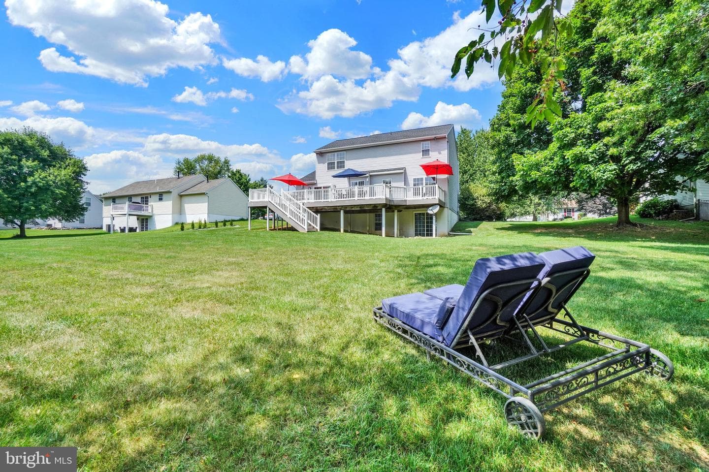 118 Charles Avenue photo 36