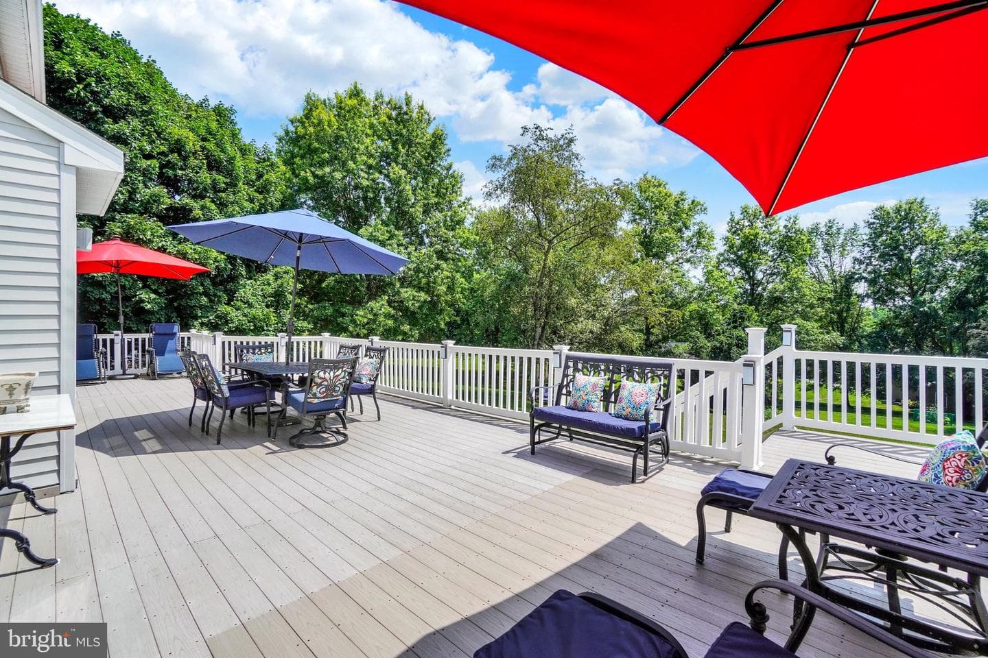 118 Charles Avenue photo 39
