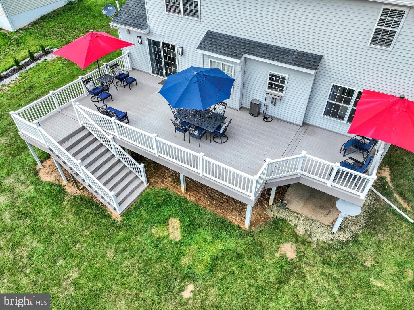 118 Charles Avenue photo 40