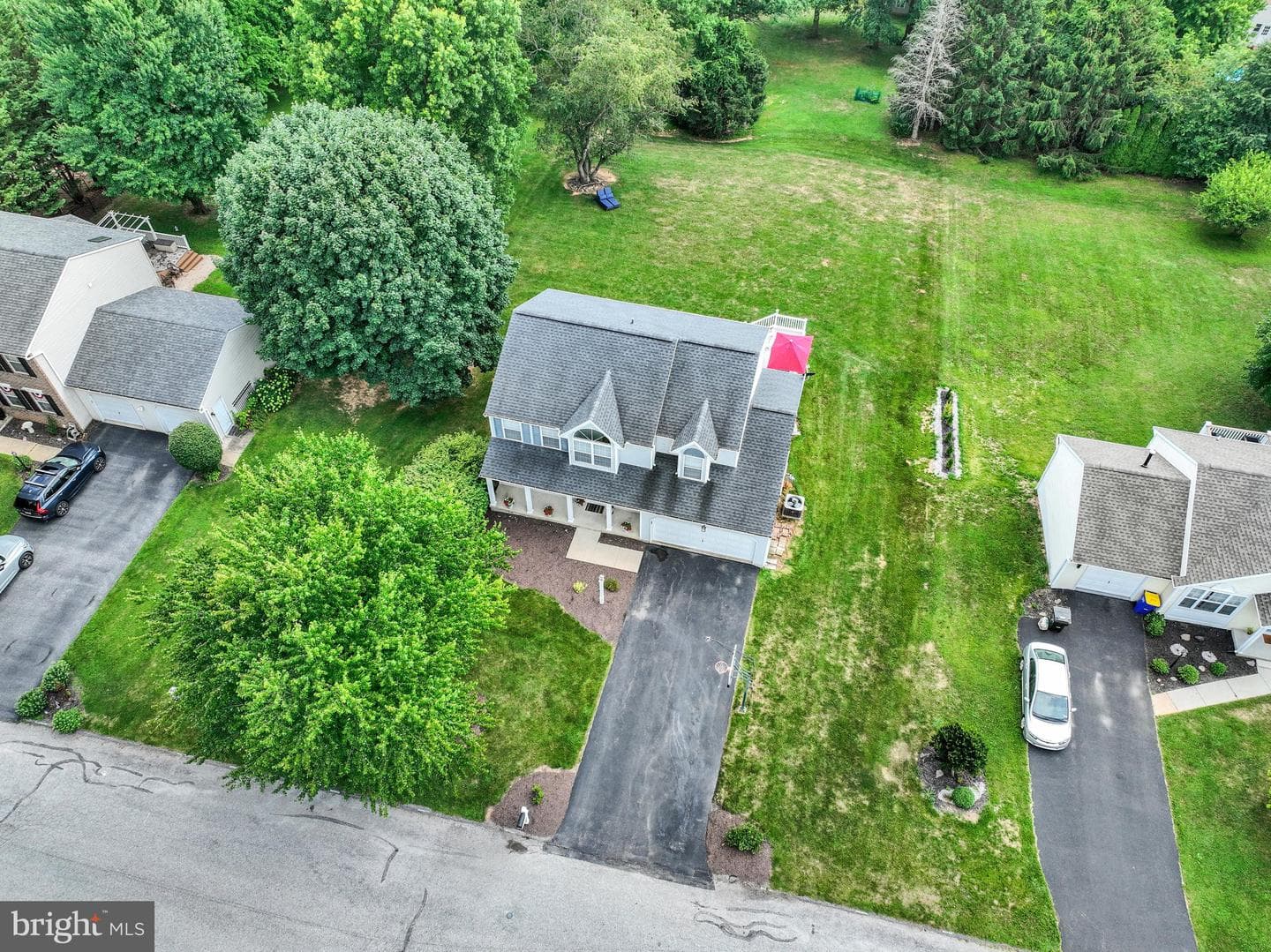 118 Charles Avenue photo 45