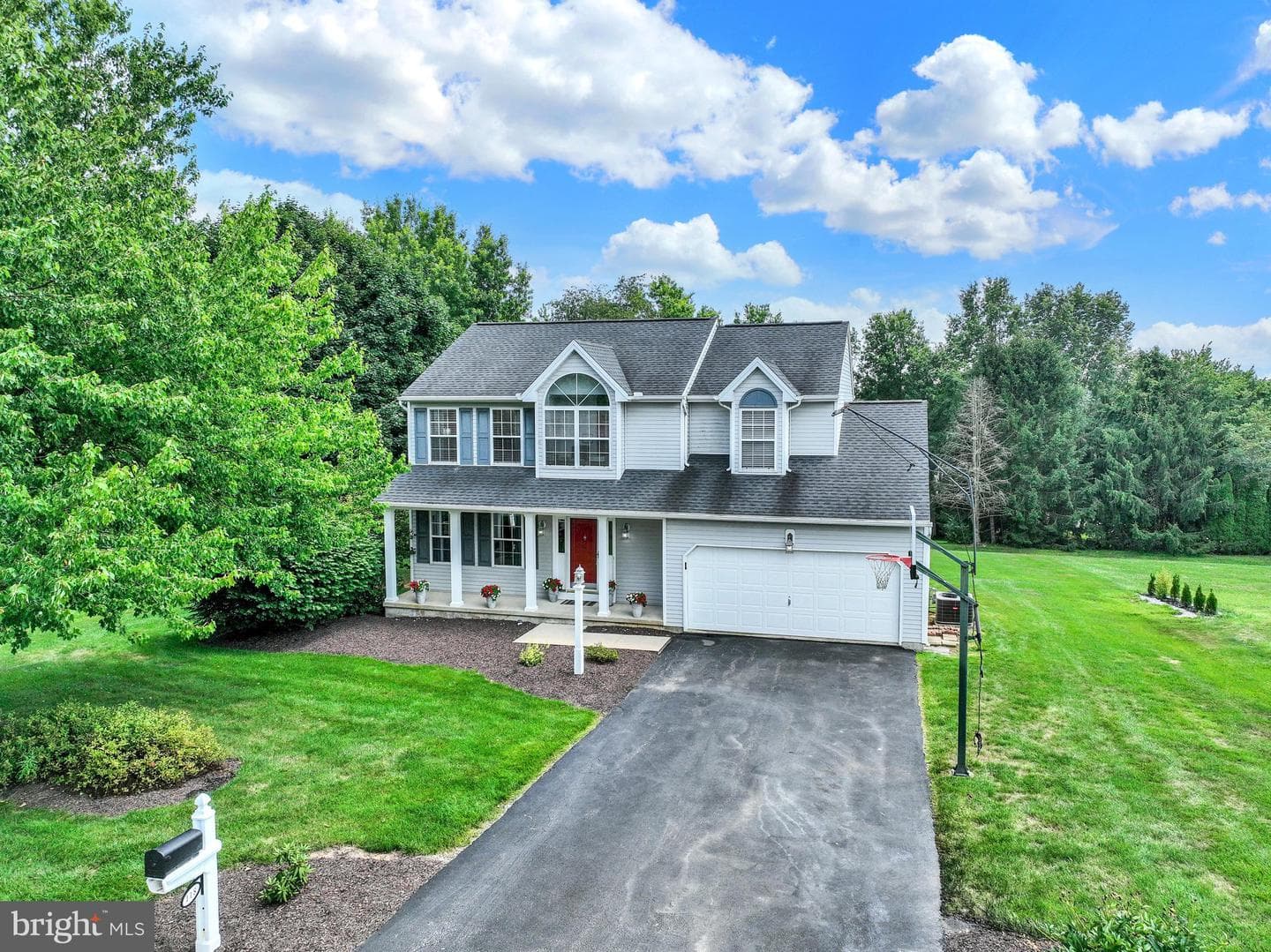118 Charles Avenue photo 46