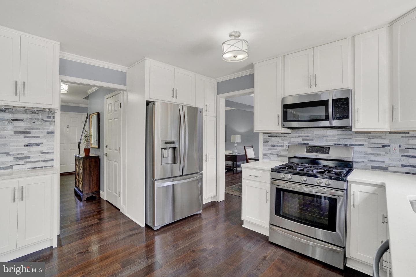 118 Charles Avenue photo 9