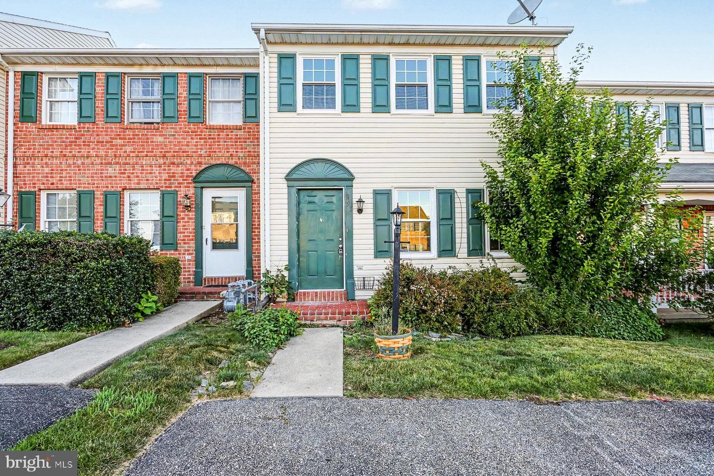 295 Robin Hill Circle, York