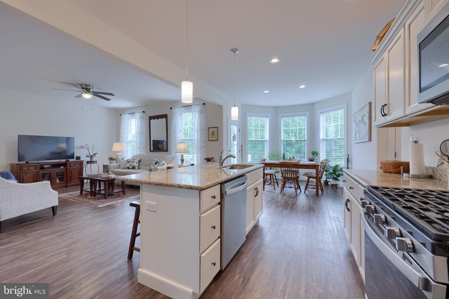 390 Taylor Drive photo 6