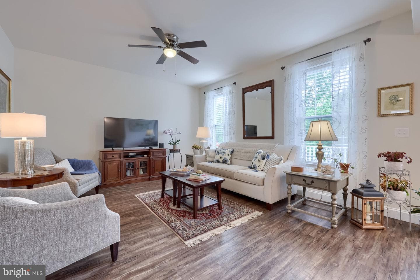 390 Taylor Drive photo 9