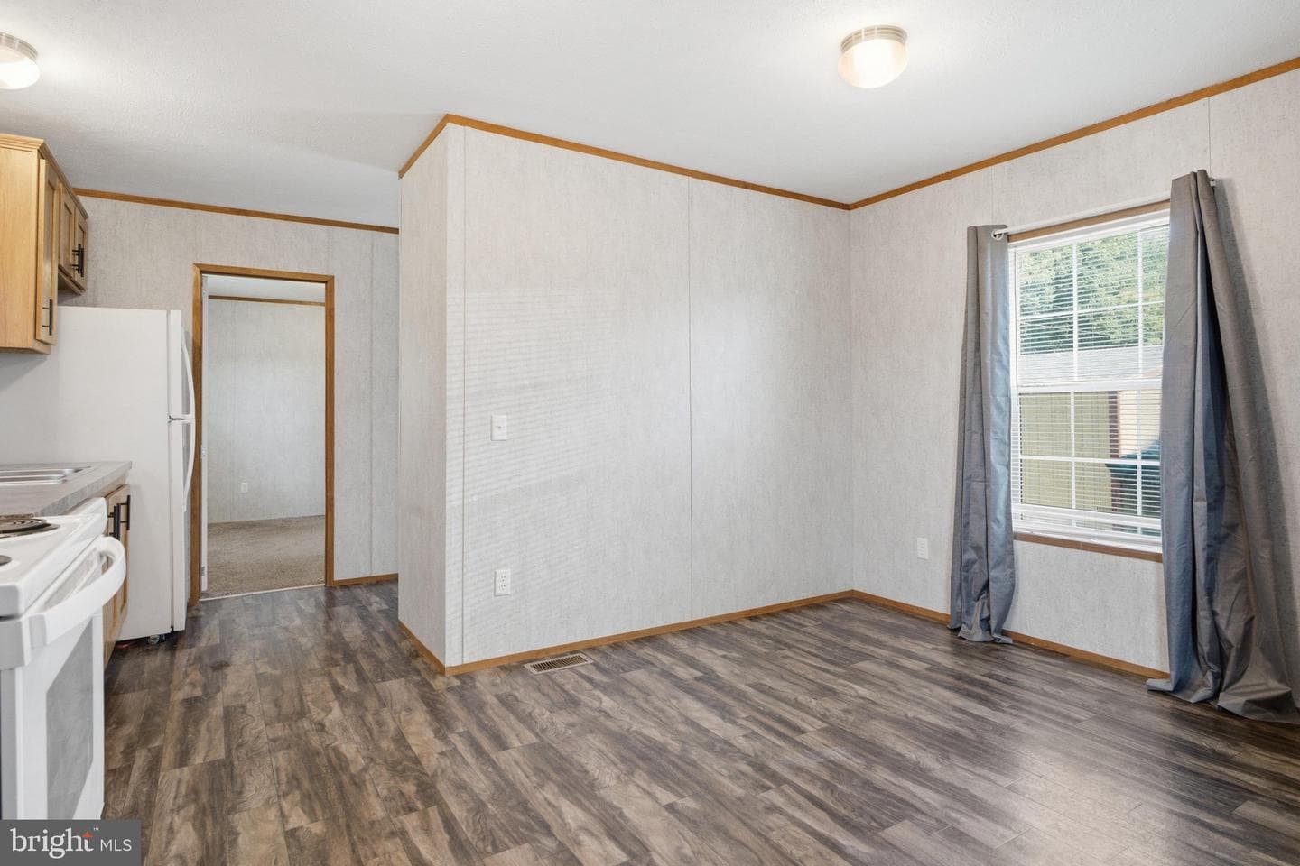 2 Walmar Manor photo 6