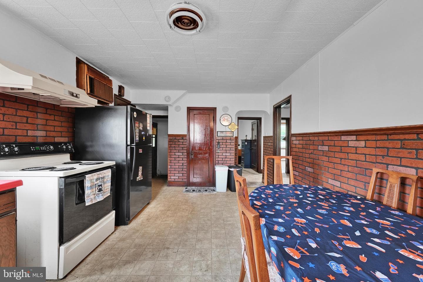 76 Circle Drive photo 9