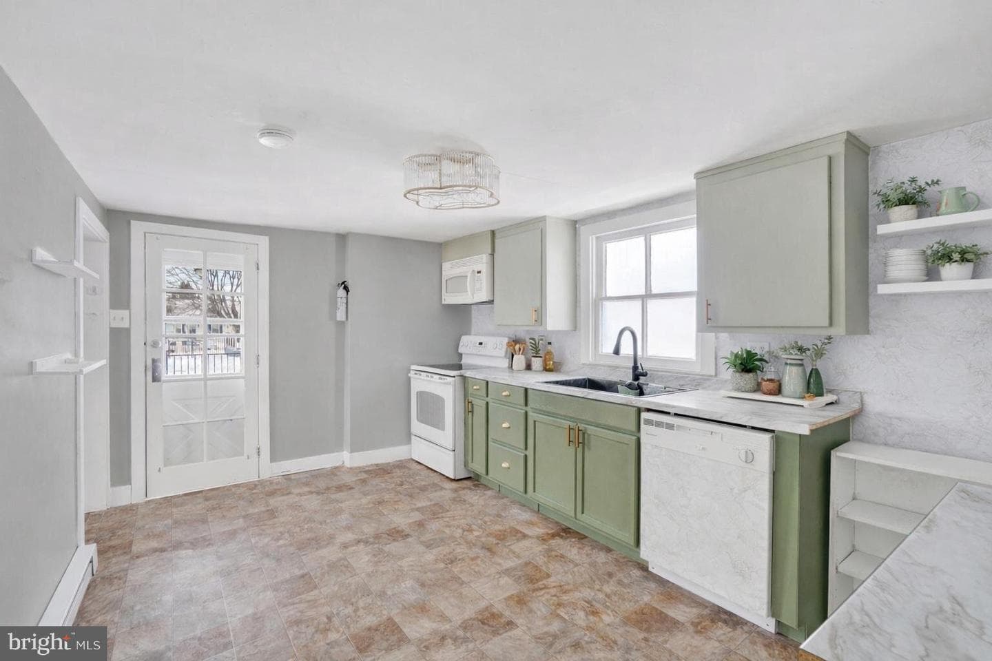 147 Maple Street photo 31