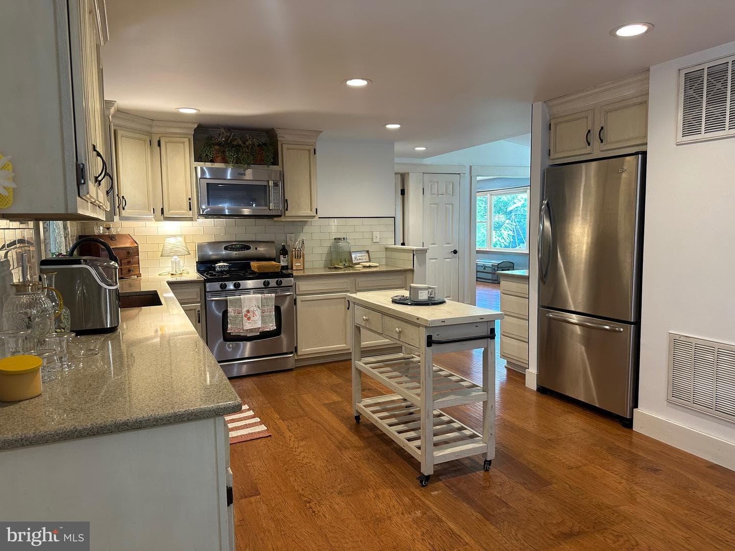 7426 Spring Road photo 4