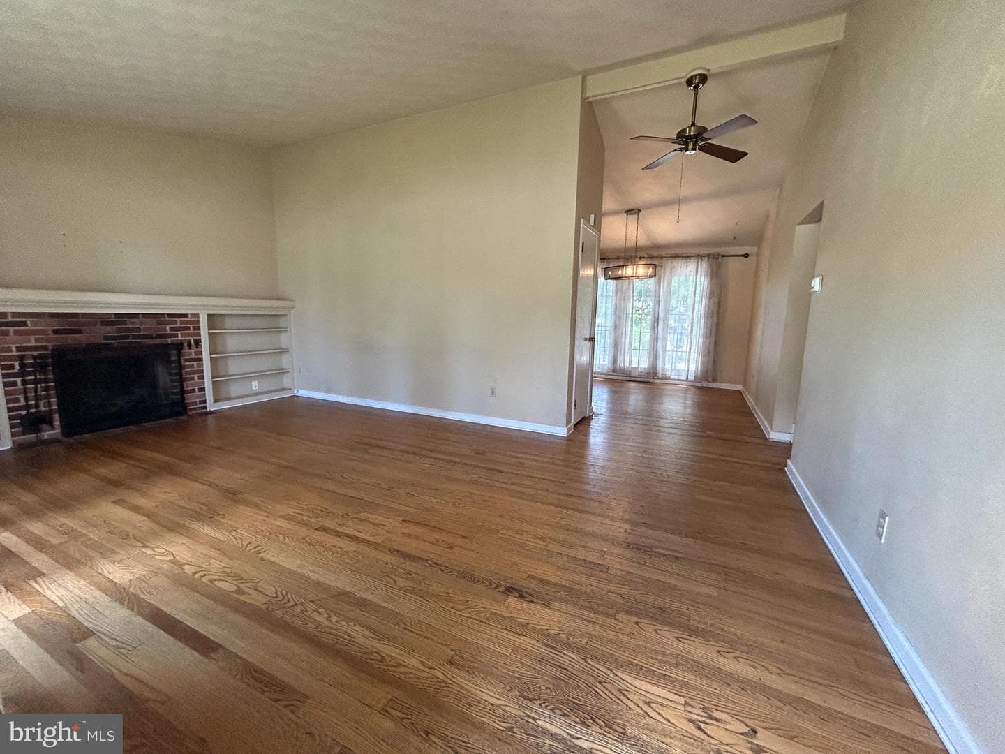 39 E Crestlyn Drive photo 2