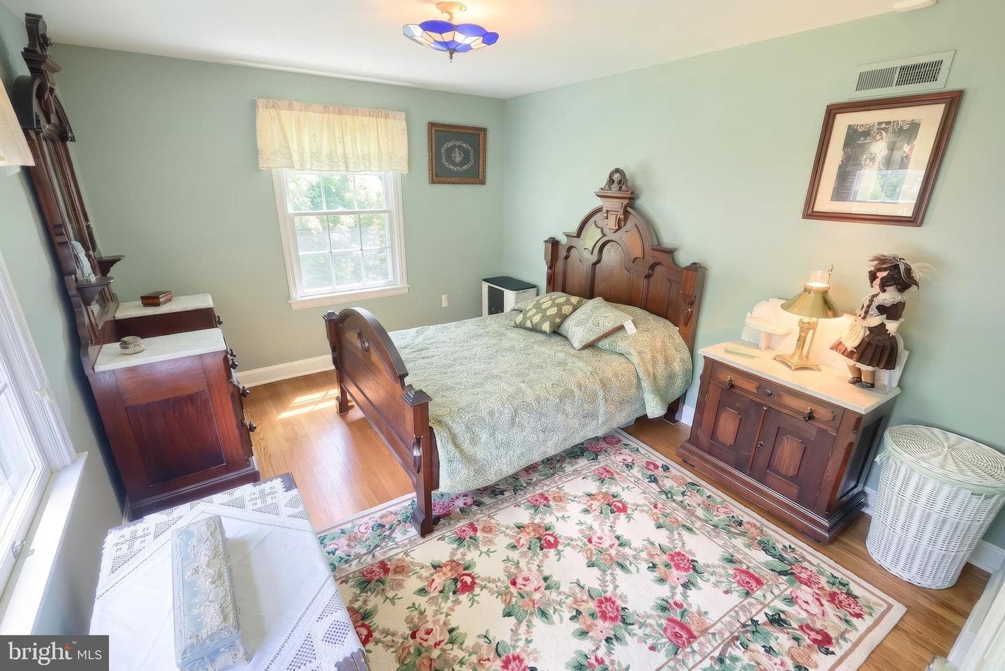 136 Rathton Road photo 36