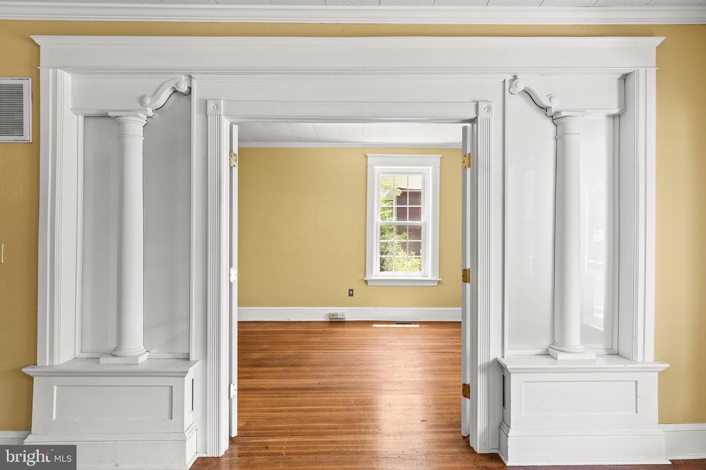 228 Baltimore Street photo 11